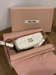 2026年最新】MIU MIU カラー：ホワイト系 レディース ショルダーバッグ