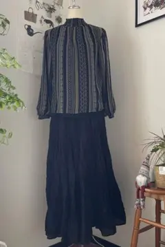 ハイネックブラウス