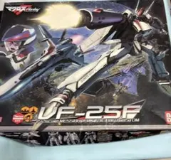 バンダイ HGマジンガーzero 1/72VF-25メサイアバルキリーオズマ機
