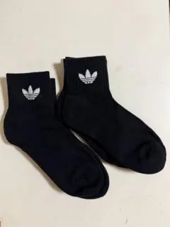 アディダス ブラック クルーソックス