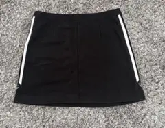 Adidas 黒 タイトスカート サイドストライプ