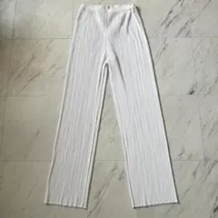 ＊希少＊ PLEATS PLEASE ストレートパンツ ピュアホワイトサイズ3のサムネイル