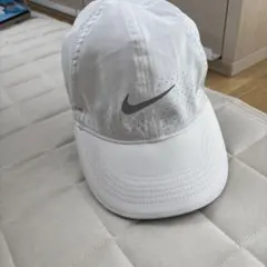 豚*汁様 美品　Nike 通気性キャップ ホワイト