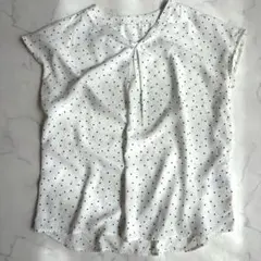 ドレスキップ　フロントタックドット柄ブラウス【L】オフホワイト　フレンチスリーブ
