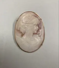 猫の肖像画 インタリオ彫り瑪瑙カメオ 18金イエローゴールドフレーム 猫の肖像画 インタリオ彫り瑪瑙カメオ 18金イエローゴールドフレーム