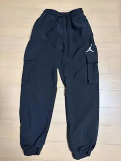 【超美品】Nike ジョーダン ロング ブラック カーゴパンツ 150cmのサムネイル