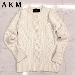 akm ニット