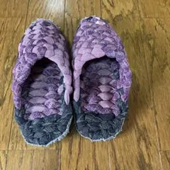 紫の編み込み布スリッパ