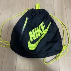 NIKE ナップサック 黒 蛍光色