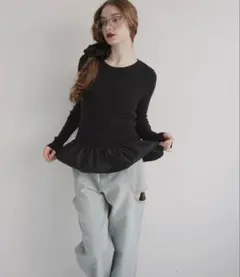 Mili affinity ペプラム異素材フリルドッキングニット