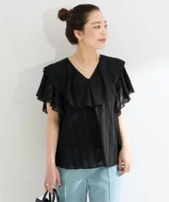 B.C STOCK ウォッシャブル モールストライプフリルブラウス 黒