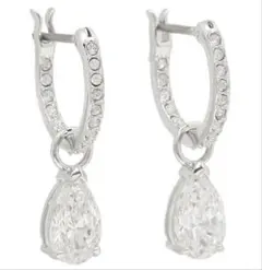 Swarovski ドロップ型ピアス