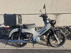 ホンダ クロスカブ 110 JA60 パールディープマッドグレー　リアボックス付のサムネイル