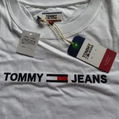 TOMMY JEANS 　新品半袖Tシャツ ホワイトのサムネイル