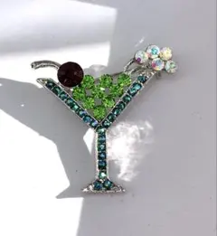 ブローチ カクテル シャンパン ラインストーン チャーム アクセサリー 緑