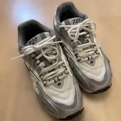 New Balance 725 シルバー　ホワイト スニーカー