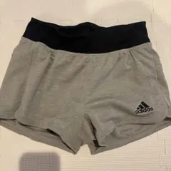値下げ　アディダス　レディースショーツ　インナーライナー付き　Mサイズのサムネイル