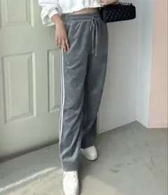 ナイスクラップ　ベロアトラックパンツ　ライン入りスウェット　グレー