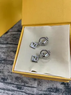 IMP. 佐藤新 着用モデル ピアス シルバー IMP. 佐藤新 着用モデル ピアス シルバー 双子ピアス⁈♡♡ | IMP