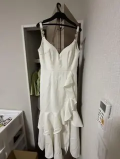ホワイトマーメイドドレス フリル付き