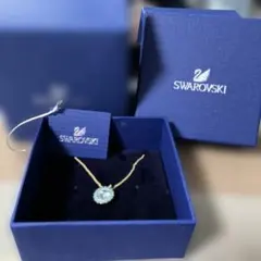 Swarovski ゴールド ネックレス 水色クリスタル花の形