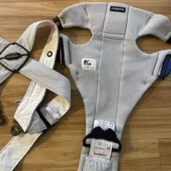 ベビービョルン　ベビーキャリアMINI Airメッシュ　グレー