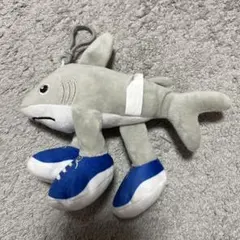 トララレロトラララ ぬいぐるみ イタリアンブレインロット サメ スニーカー　①
