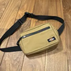 カーキ ボディバッグ フロントポケット付き　ディッキーズ