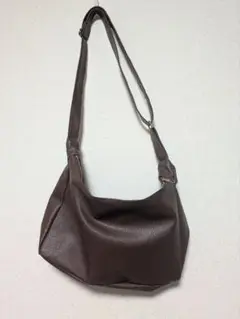ブラウン合成皮革ショルダーバッグ