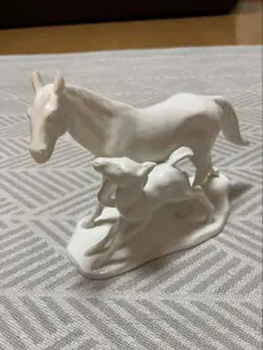 Noritake ボーンチャイナ白馬親子の置物のサムネイル