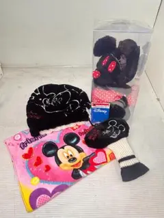 ▼美品・新品【ミッキー＆ミニー】ヘッドカバー＋タオルの４点セット