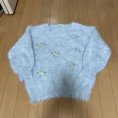 Earth music & ecology水色 花刺繍 ニット