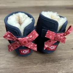 【UGG】ベビーブーツ 9cm リボン・ボア付き