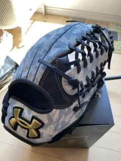 アンダーアーマー  限定グラブ