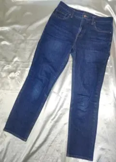 【限定セール】《ユニクロジーンズ》スリムストレートジーンズ W66