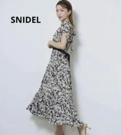 スナイデル SNIDEL プリントプリーツワンピース ネイビー 花柄 ロング
