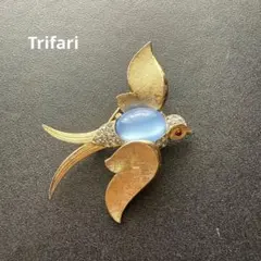 希少 TRIFARI ミルクガラス ブローチ ゴールドカラー ホワイト 艶