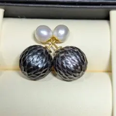 B153 大粒11.5―12mm　切子　黒蝶真珠　タヒチ　ダブルピアス　SV