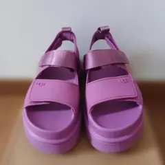 《新品》UGG ゴールデングロウ 22cm 厚底サンダル