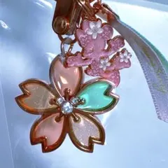 【希少】東京ディズニーリゾート 限定 ミニー 桜 ステンドグラス風 キーチェーン