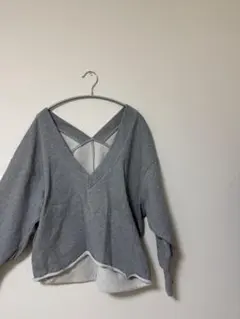 【willfully】Vネックバッククロススウェット グレーのサムネイル