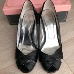 【KariAng カリアング】美品☆黒パンプスのサムネイル