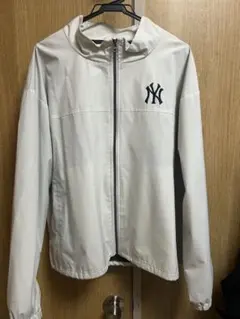 ニューヨーク・ヤンキース ホワイトナイロンジャケット