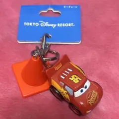 美品】カーズ ライトニングマックィーン キーホルダー フラッグ - メルカリ