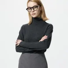 ユニクロ カシミアタートルネックセーター 08DARK GRAY