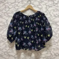 【美品】W closet 花柄シャーリングブラウス パフスリーブ ネイビー
