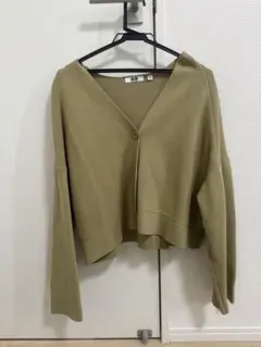 オリーブグリーン Vネックカーディガン