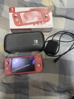 Nintendo Switch Lite 本体　充電器　ケース付きコーラルピンク