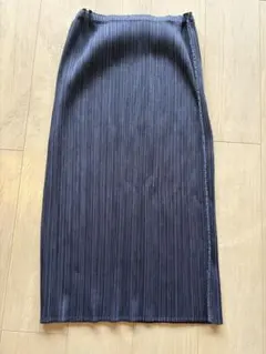 イッセイミアケ　PLEATS PLEASE プリーツスカート ネイビーのサムネイル