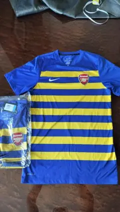 【新品】アーセナル　プラシャツナイキサプライヤーМ　ブルー